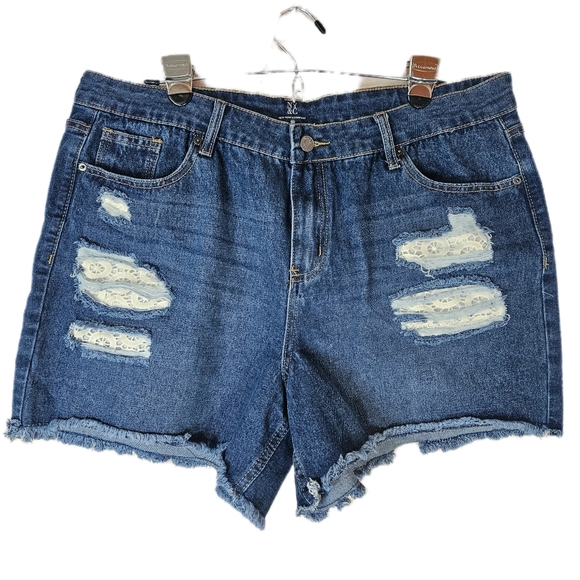 New York & Co Distressed Cutoff Jean Shorts Women's 18 Lace Patches Shabby Chic - Picture 1 of 6
